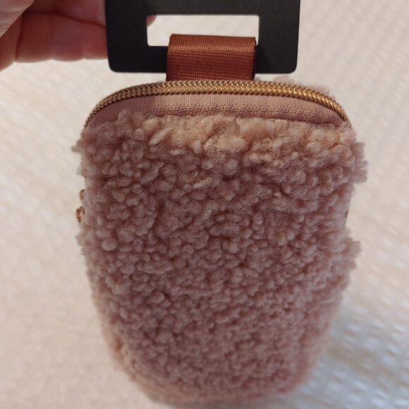 NWT MY TAGALONGS SHERPA PHONE SLING CROSSBODY - Picture 2 of 10